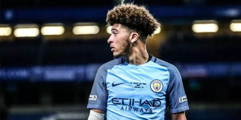 Jadon Sancho từng là thành viên của đội trẻ Man City